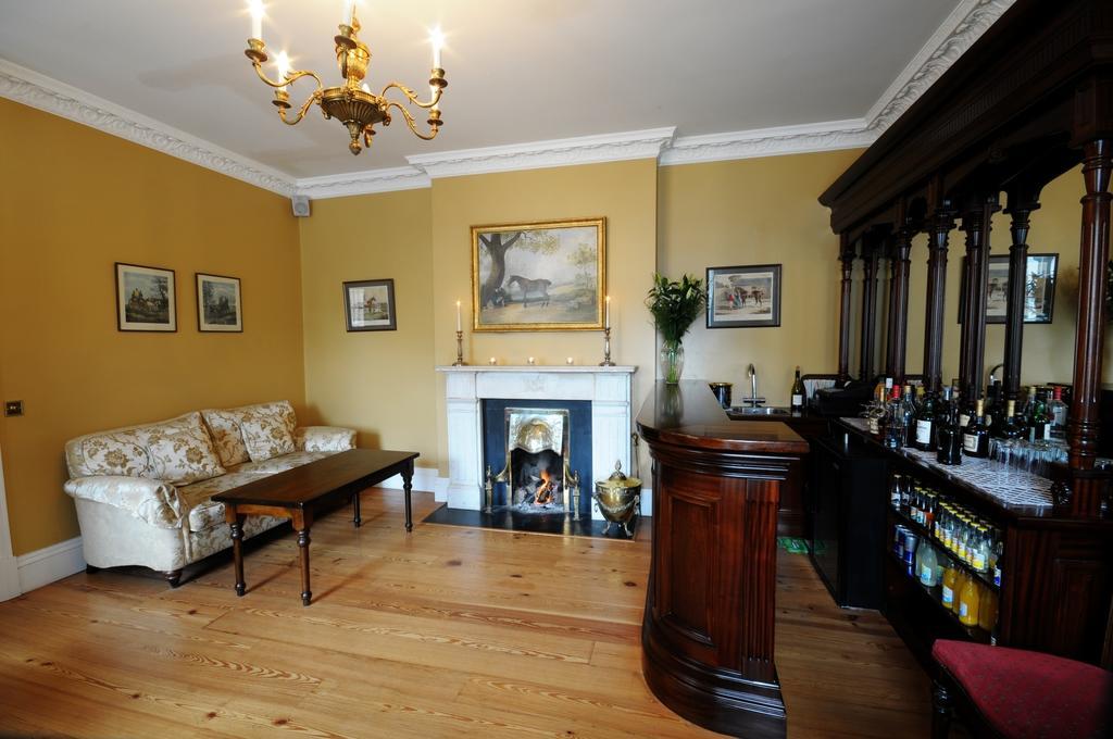 Ashbrook Arms Townhouse And Restaurant Hotel Durrow Exterior photo
